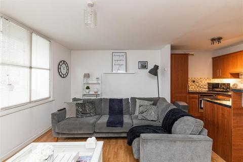 2 bedroom flat for sale - Deuchar House, Sandyford, Newcastle Upon Tyne