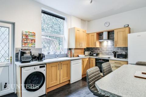 71 Boarshaw Road, Middleton, Manchester, M24 6BR