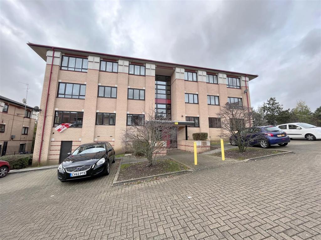 Albion Place, Campbell Park, Milton... 2 bed apartment £995 pcm (£230 pw)