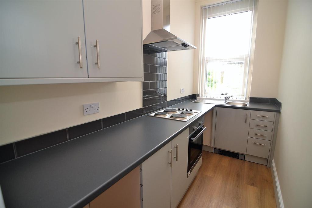 Halifax Road, Hipperholme, Halifax 1 bed apartment £475 pcm (£110 pw)