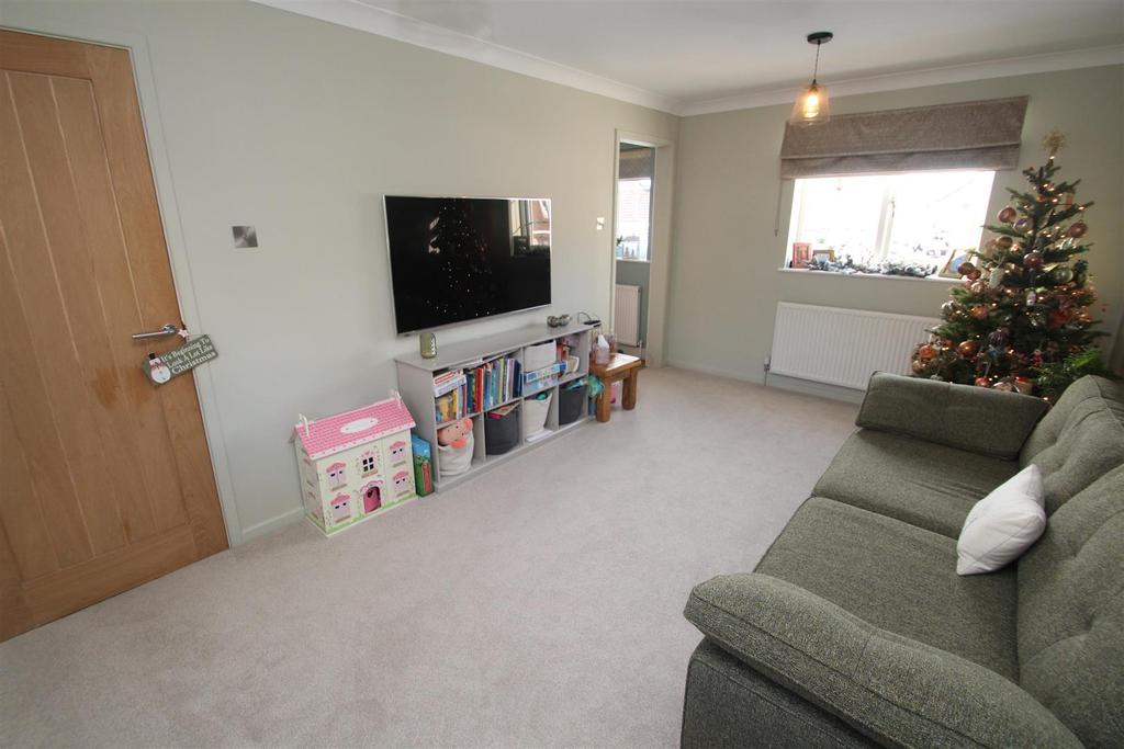 Chapel Street, Hemel Hempstead 3 bed house £1,500 pcm (£346 pw)