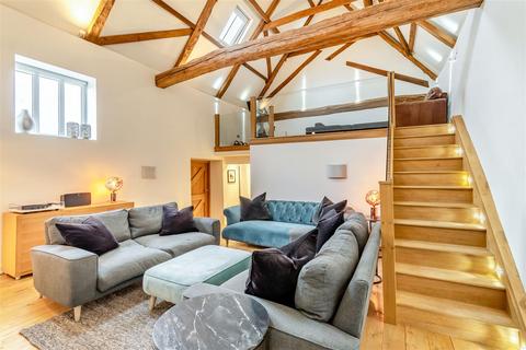 Long Barn, 3 Barn End, Empingham, Oakham, LE15 8PG