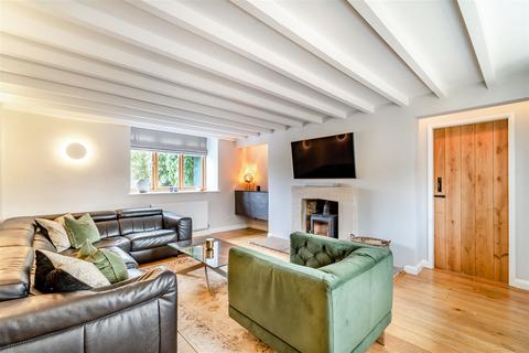 Long Barn, 3 Barn End, Empingham, Oakham, LE15 8PG