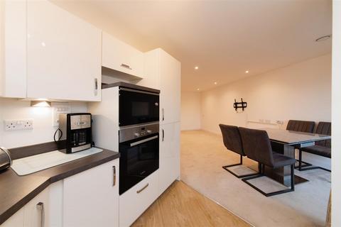 2 bedroom apartment for sale, Studio Way, Borehamwood