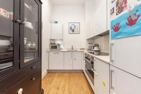 Flat 1, Cyan Apartments, 2 Gunmakers Lane, London, E3 5GU