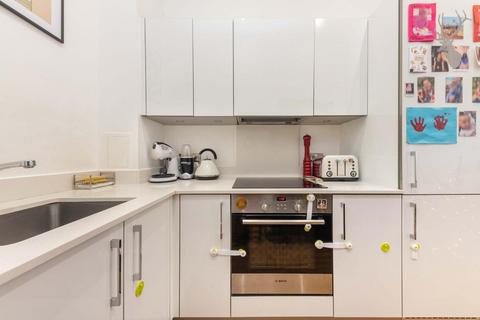 Flat 1, Cyan Apartments, 2 Gunmakers Lane, London, E3 5GU