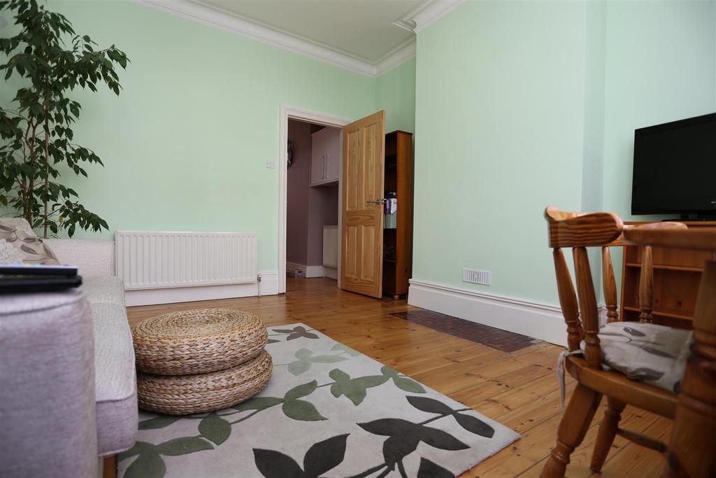 Glendale Road, Hove 1 bed flat £1,150 pcm (£265 pw)