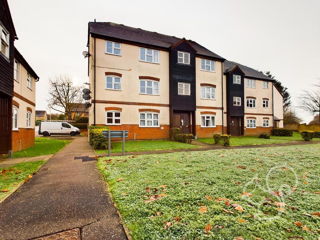 Thornborough Avenue, South Woodham Ferrers 1 bed apartment £700 pcm