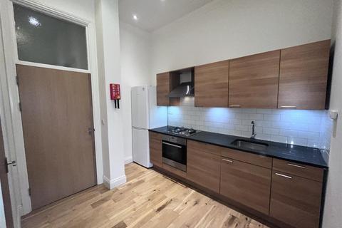 2 bedroom flat to rent, Brondesbury Road, Queens Park, Conservation Area