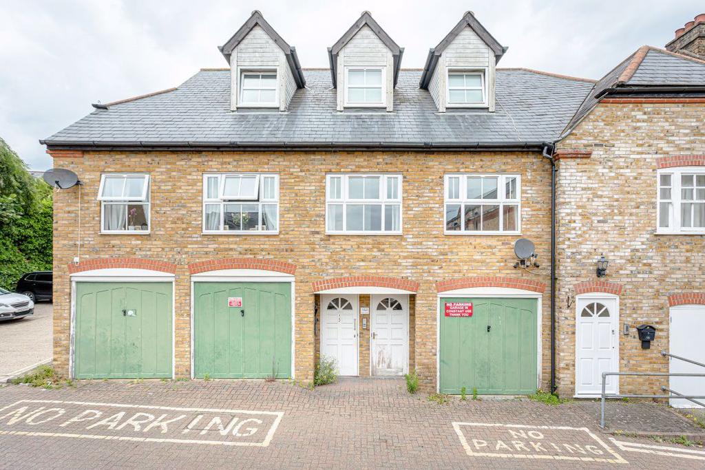 Nails Lane, Stortford 2 bed £1,150 pcm (£265 pw)