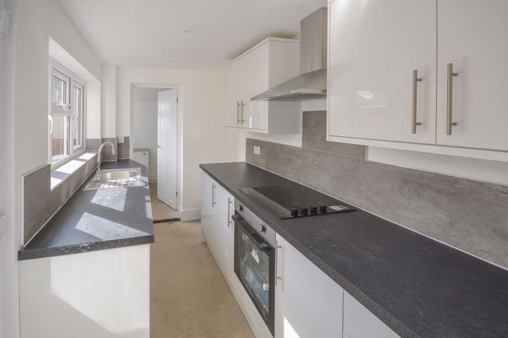 Twyford Road, Stortford 2 bed house £1,450 pcm (£335 pw)