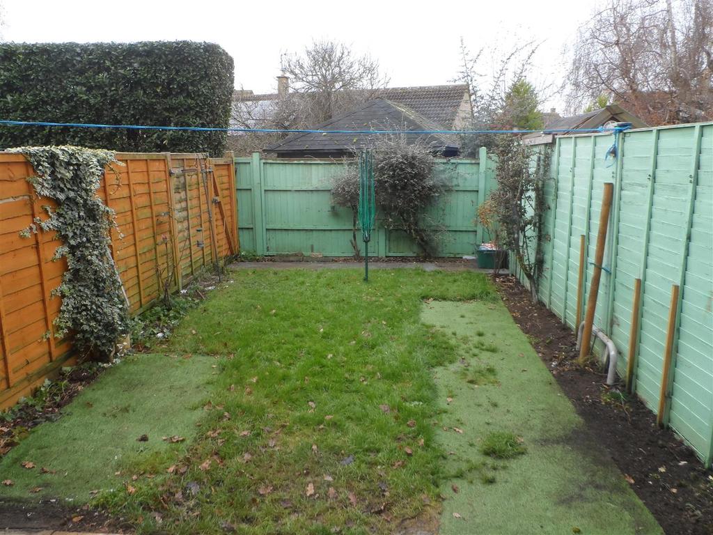 Carpenters Terrace, Martock 2 bed terraced house to rent £750 pcm (£173 pw)