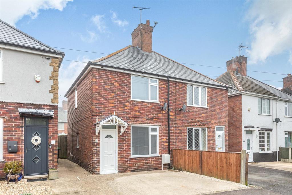 Ashmore Avenue, SuttoninAshfield 2 bed semidetached house £157,995