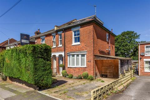 124 Oaktree Road, Southampton, SO18 1PH