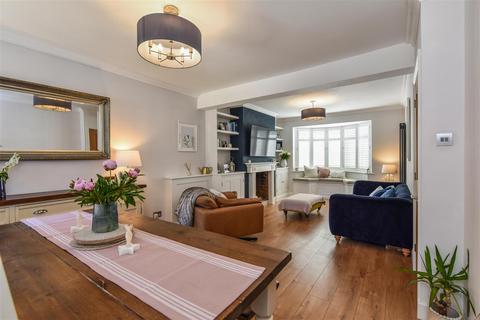 124 Oaktree Road, Southampton, SO18 1PH