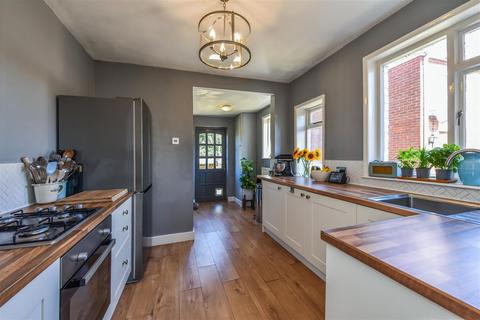124 Oaktree Road, Southampton, SO18 1PH