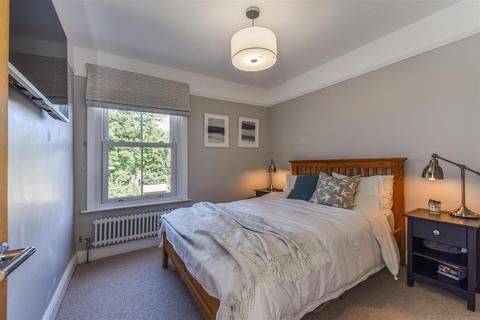 124 Oaktree Road, Southampton, SO18 1PH