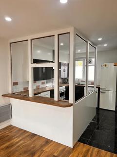 2 bedroom flat for sale - Cavour House, Alberta Estate, London, SE17