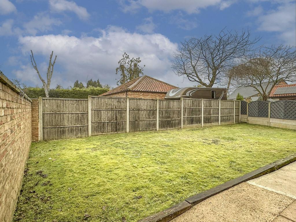 cross-tree-lane-messingham-dn17-2-bed-bungalow-235-000