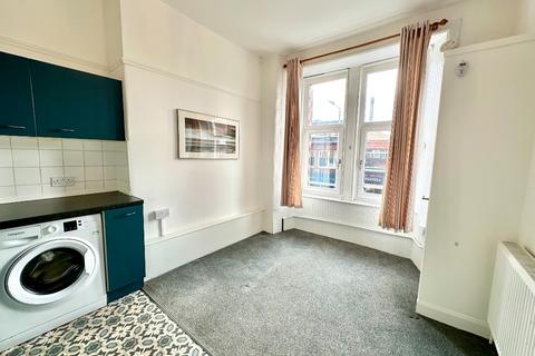 1 bedroom flat to rent, Dumbarton Road, Partick, Glasgow, G11