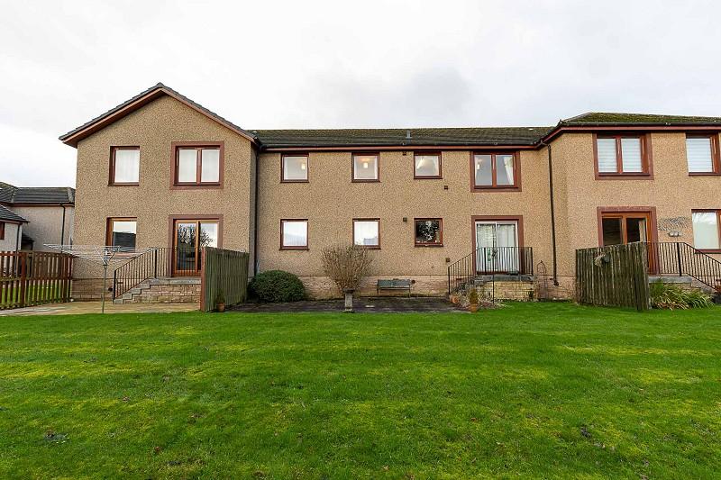 38 Knockard Avenue, Pitlochry, PH16 5JE 2 bed flat £150,000