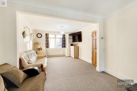 3 bedroom end of terrace house for sale, Clevedon Gardens, Cranford, TW5