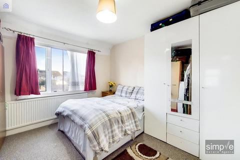 47 Clevedon Gardens, Hounslow, TW5 9TT