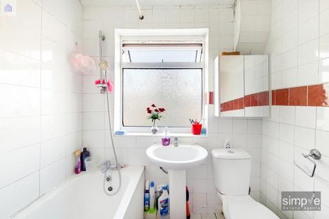 47 Clevedon Gardens, Hounslow, TW5 9TT