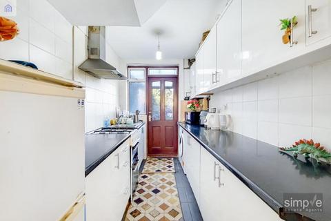 47 Clevedon Gardens, Hounslow, TW5 9TT