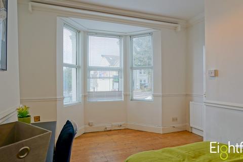 6 bedroom terraced house to rent, Elm Grove, Brighton