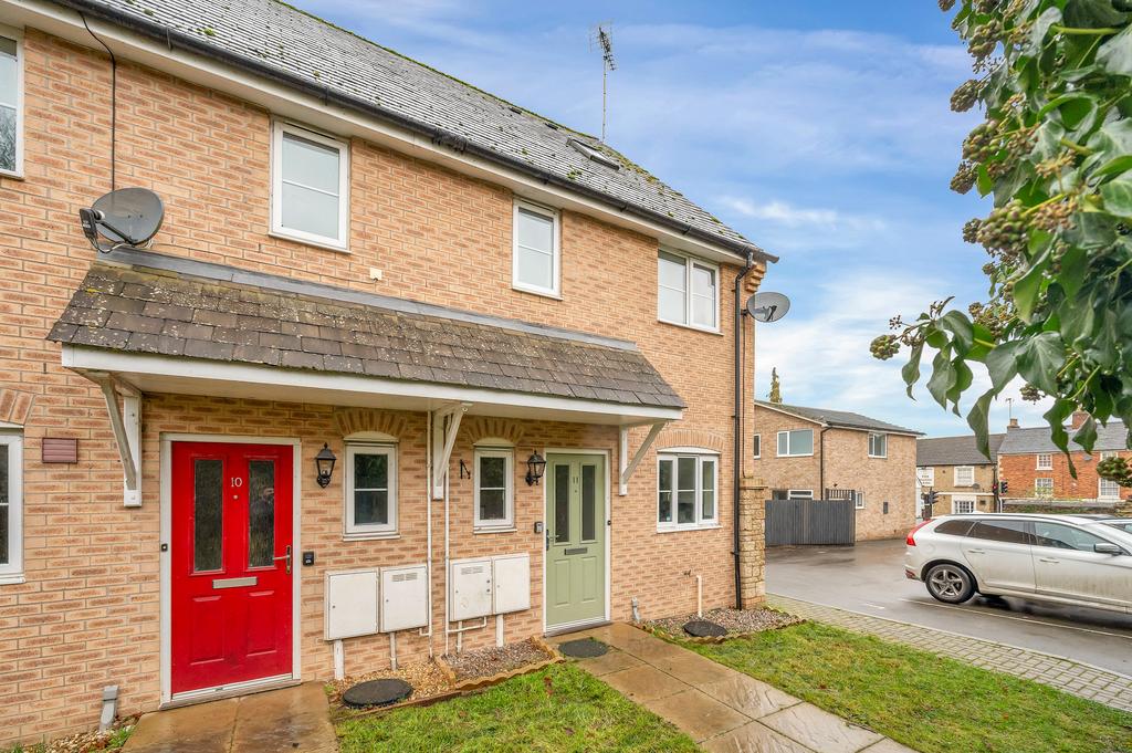 Harrisons Walk, Thrapston, NN14 3 bed townhouse for sale £225,000