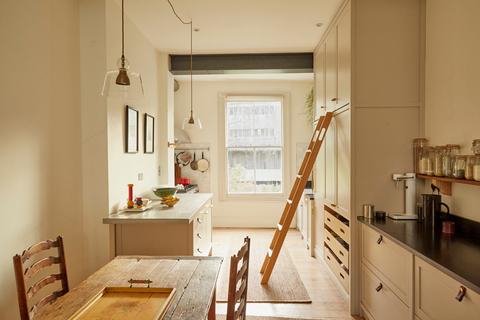 36 Colvestone Crescent, London, E8 2LH
