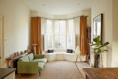 36 Colvestone Crescent, London, E8 2LH