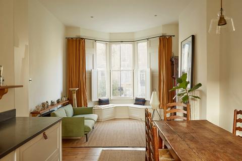 36 Colvestone Crescent, London, E8 2LH