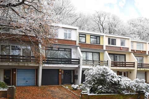 3 bedroom terraced house to rent, Highland Road Shortlands BR2