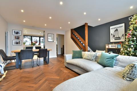 3 bedroom terraced house to rent, Highland Road Shortlands BR2