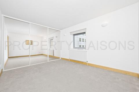 2 bedroom apartment to rent, City Harbour, Selsdon Way, Canary Wharf, E14