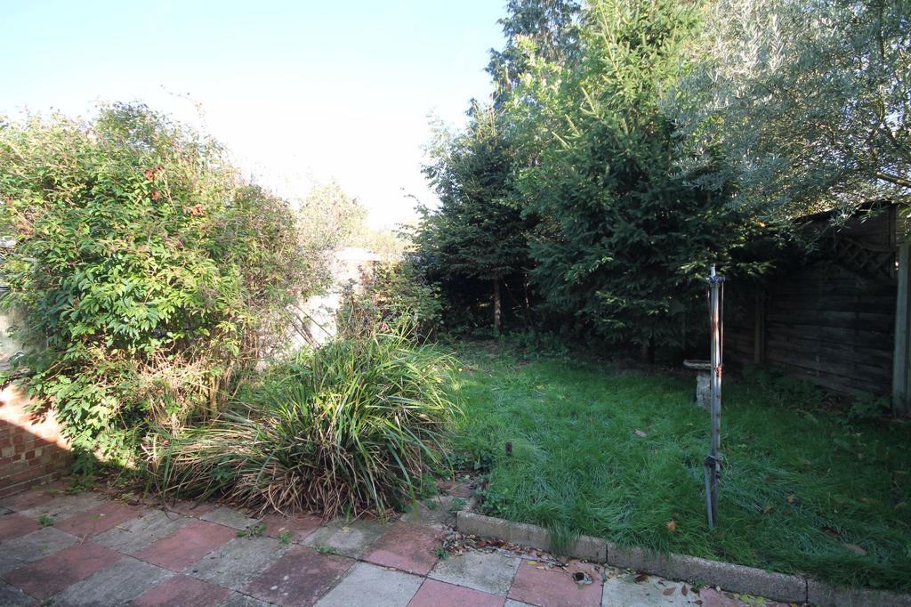 Dale Avenue, Hassocks, BN6 3 bed detached bungalow £380,000