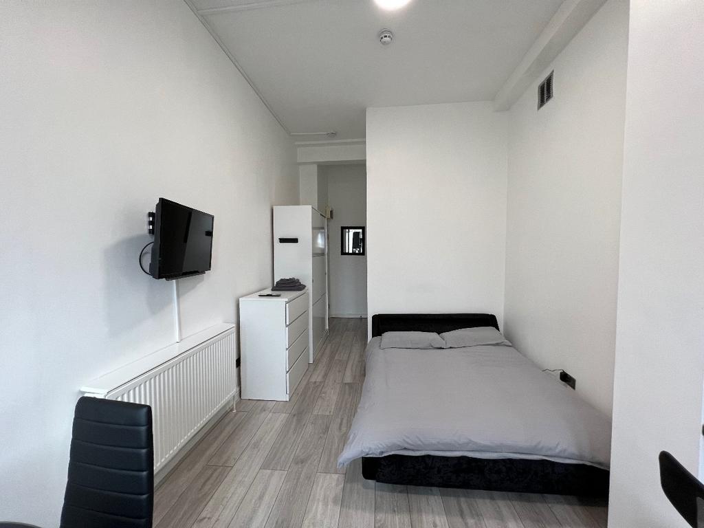 Finchley Road, London 1 bed apartment to rent £3,802 pcm (£877 pw)