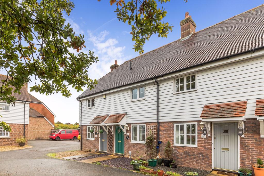 Luxford Way, Billingshurst, RH14 2 bed terraced house £325,000