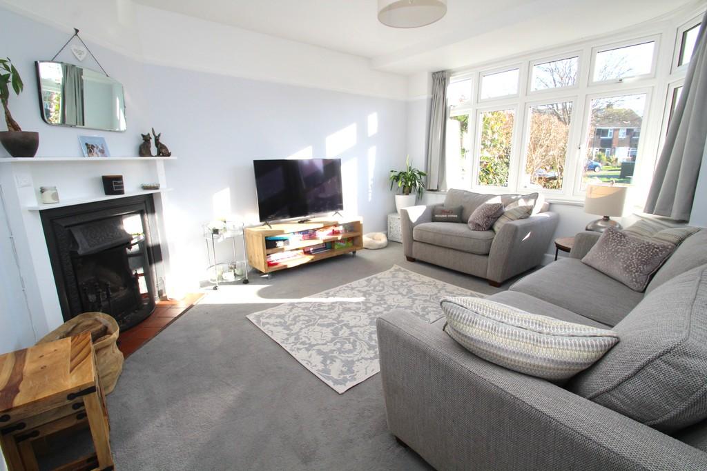 Henry Avenue, Rustington 3 bed terraced house for sale £400,000