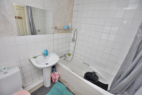 69 Carter Road, Wolverhampton, WV6 0PF