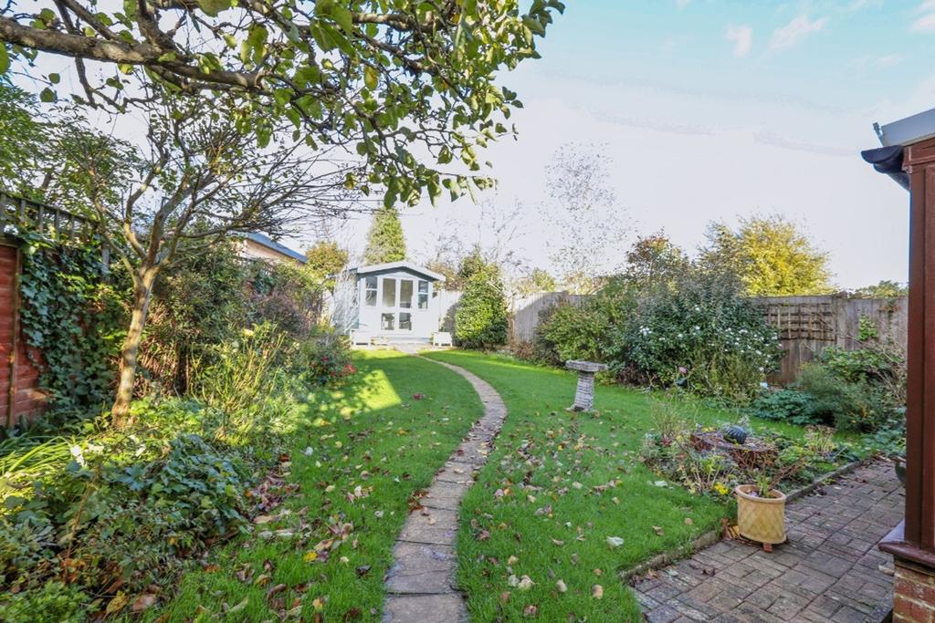 Park Road, Burgess Hill, RH15 3 bed detached house £595,000