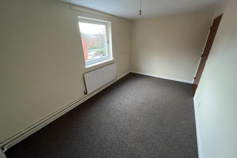 2 bedroom flat to rent, Paderborn Court, Bolton, BL1