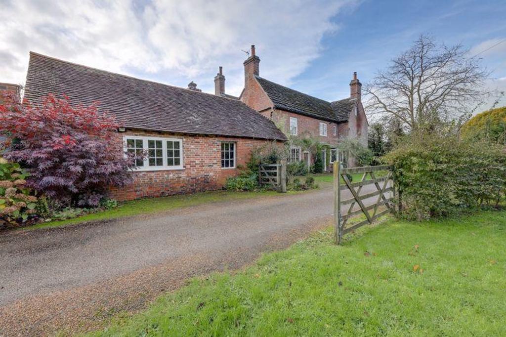 Theobalds Road, Burgess Hill, RH15 7 bed farm house for sale £1,925,000