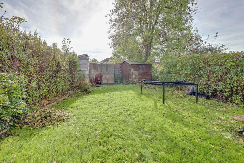 Chanctonbury Road, Burgess Hill, RH15 3 bed semidetached house £425,000