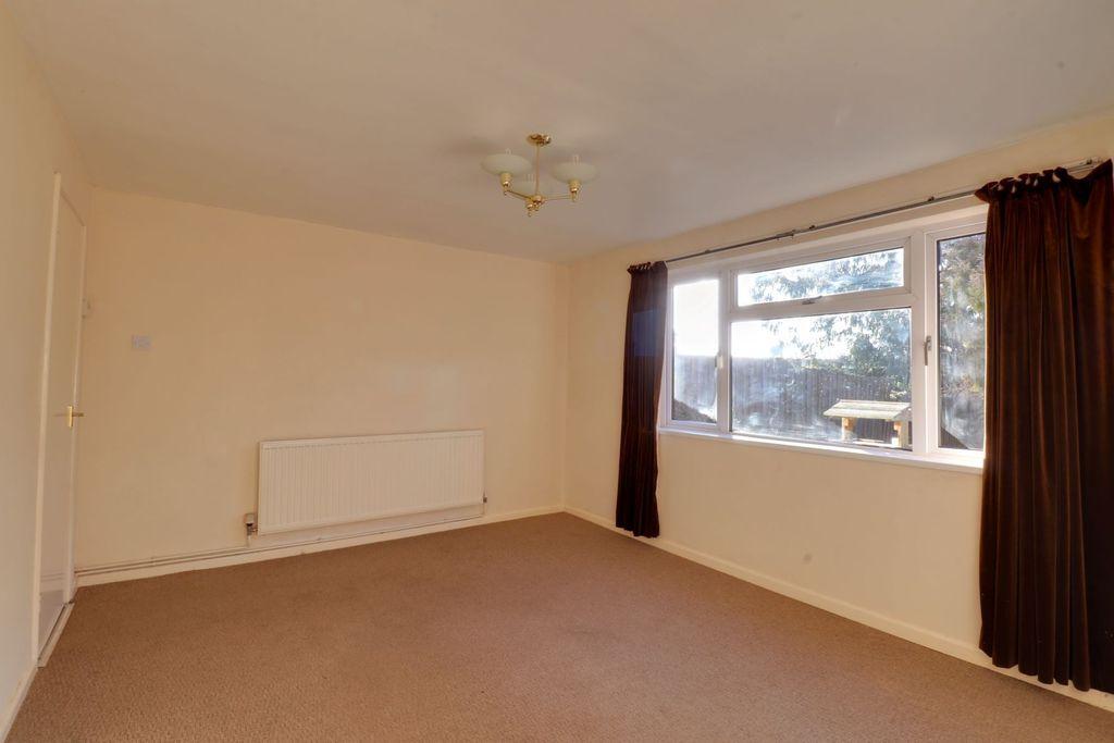 Park Avenue, Totternhoe, Dunstable LU6 1QF 3 bed semidetached house