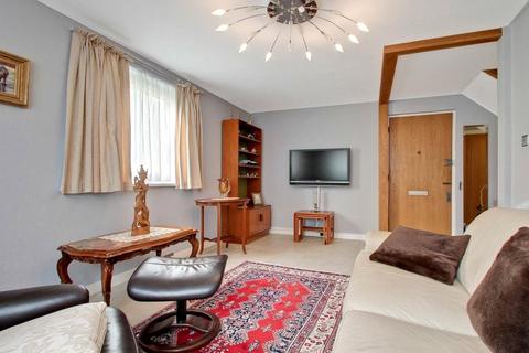 2 bedroom apartment to rent - British Street, London, E3
