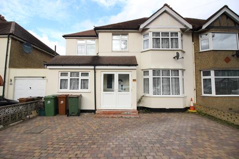 24 Courtenay Road, Worcester Park, KT4 8RY