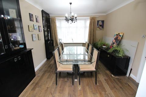 24 Courtenay Road, Worcester Park, KT4 8RY